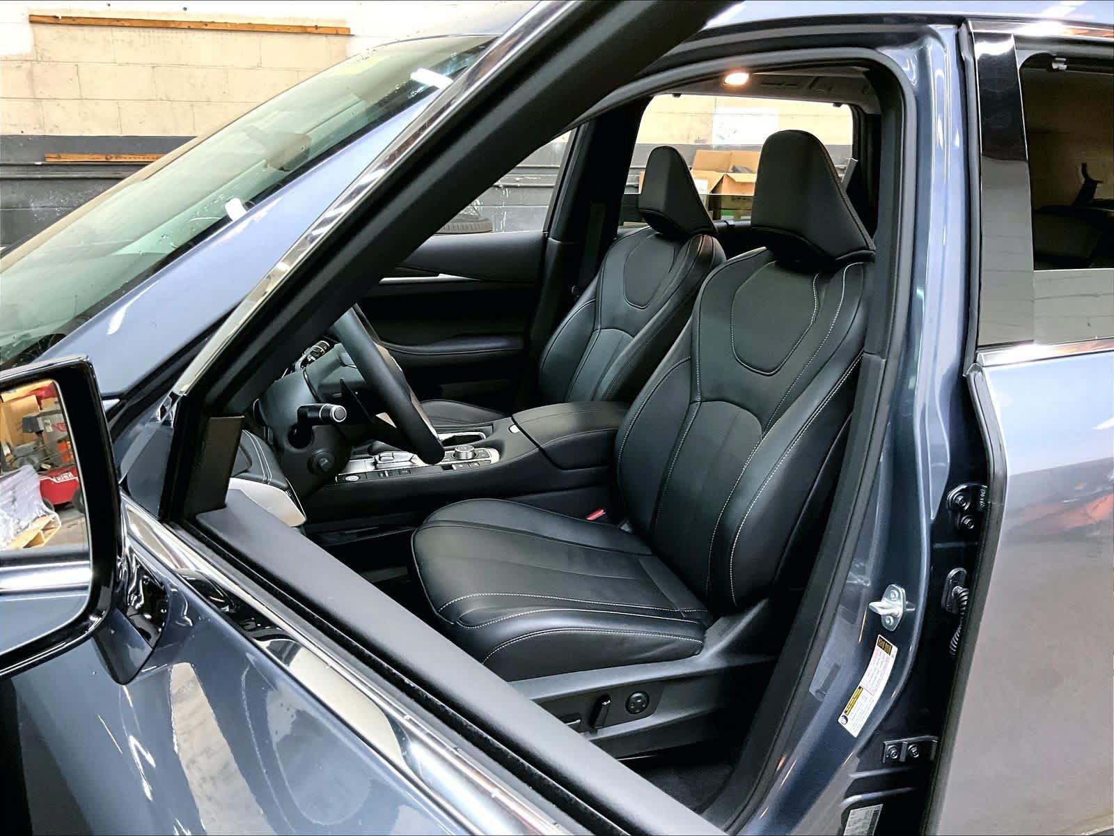 Used 2023 INFINITI QX60 Sensory w/ Vision Package AWD/4WD image 28