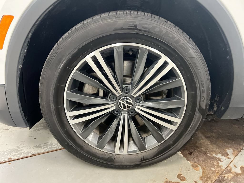 Used 2024 Volkswagen Tiguan SE AWD/4WD image 26
