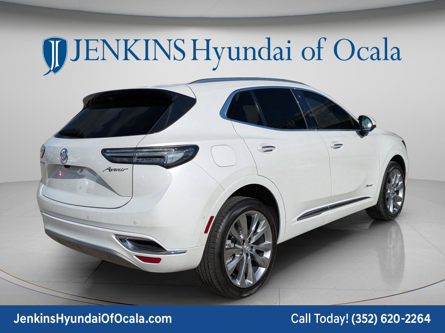 Used 2023 Buick Envision Avenir image 4