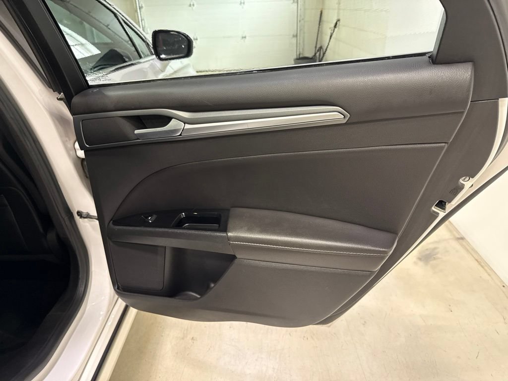 Used 2013 Ford Fusion Titanium FWD image 37