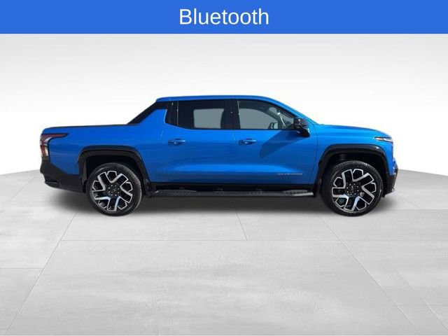 Used 2025 Chevrolet Silverado EV RST AWD/4WD image 6