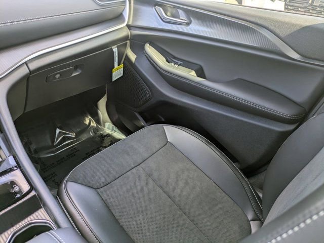 New 2025 Jeep Grand Cherokee L Altitude image 15