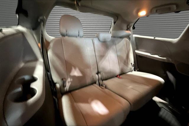 Used 2019 Toyota Sienna XLE FWD image 25