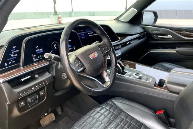 Used 2022 Cadillac Escalade Sport Platinum w/ LPO, ONYX Package AWD/4WD image 7