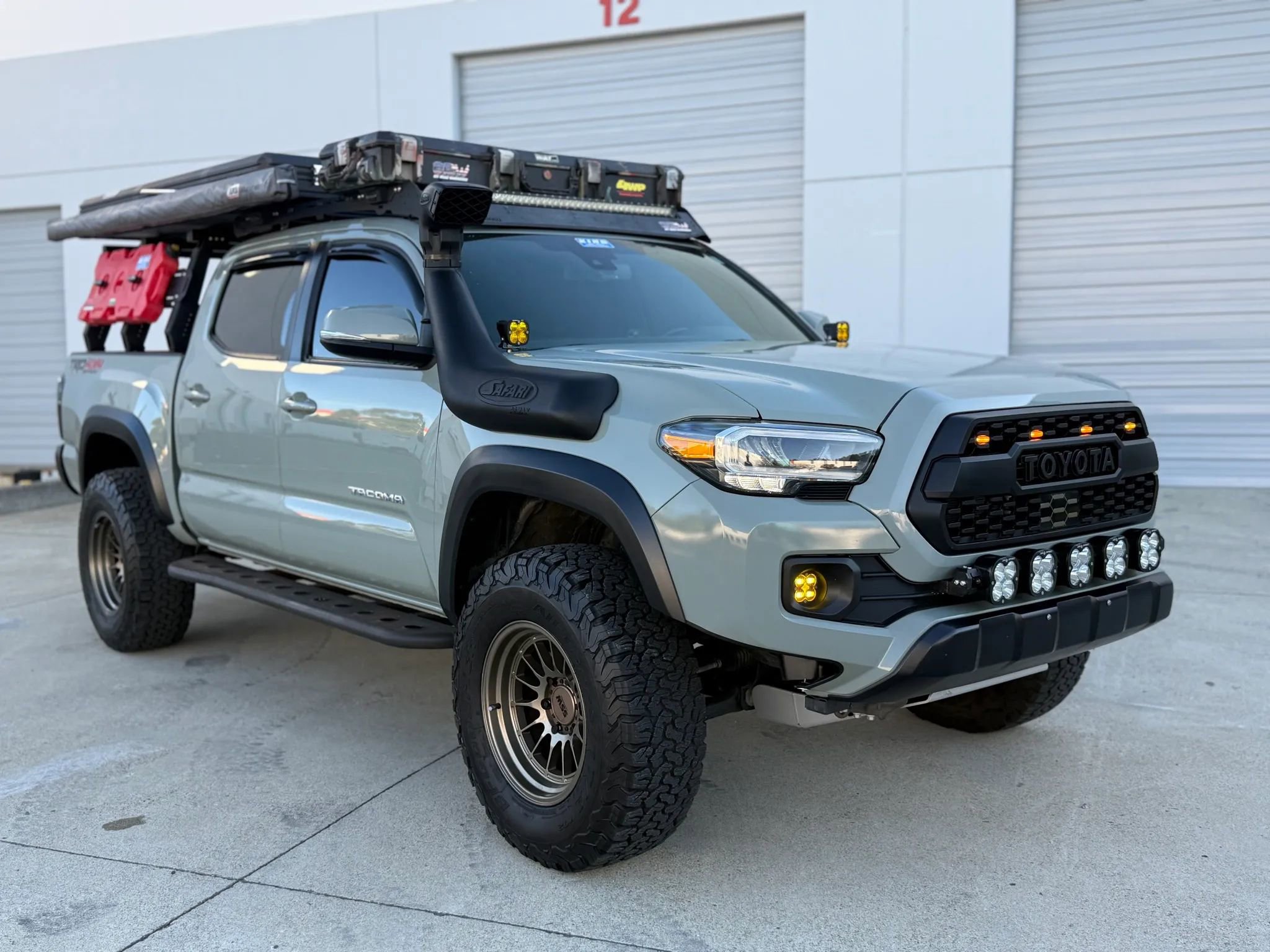Used 2023 Toyota Tacoma TRD Off-Road AWD/4WD image 17