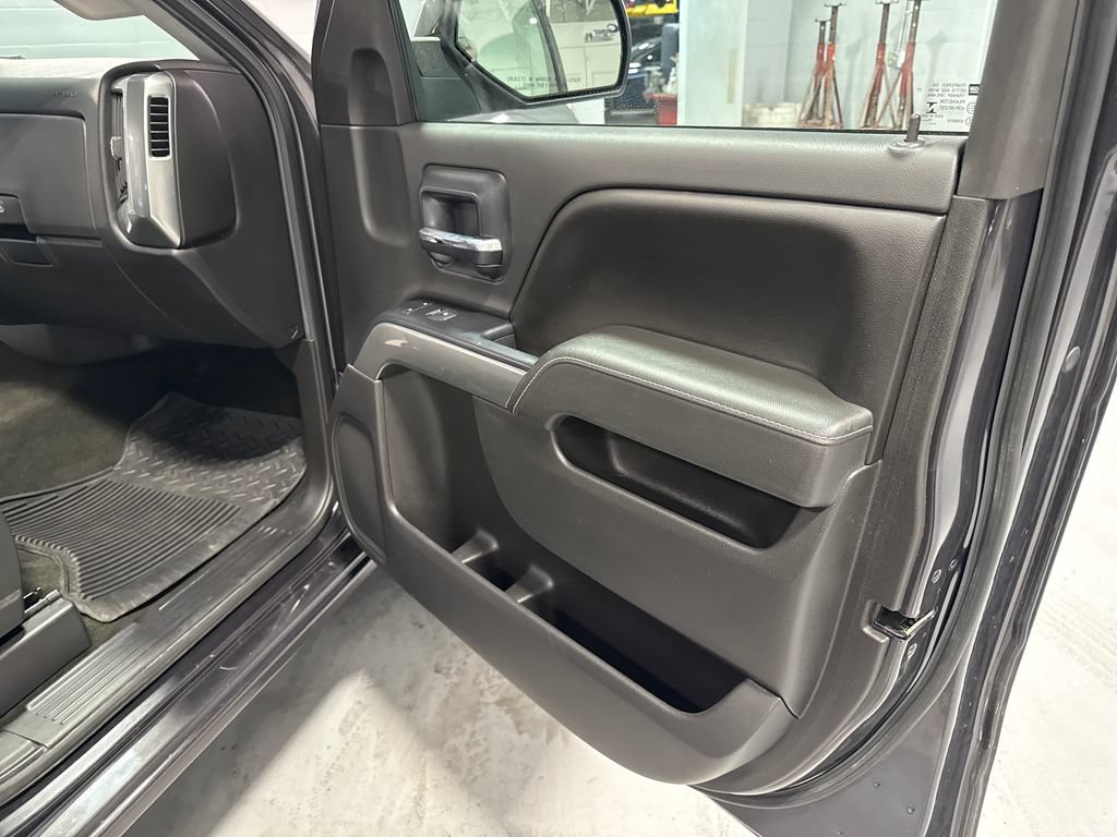 Used 2015 Chevrolet Silverado 1500 LT w/ LT Convenience Package AWD/4WD image 35