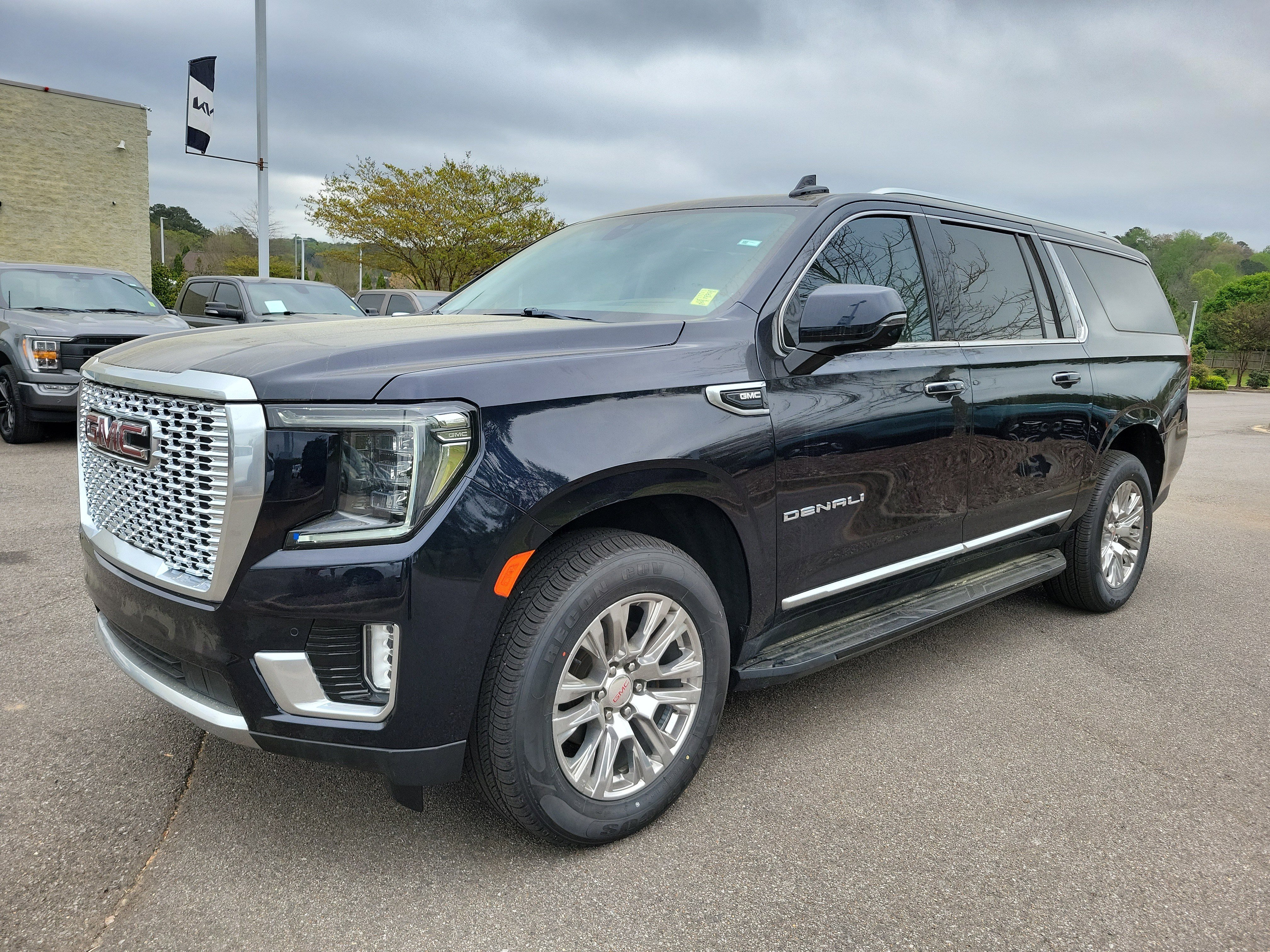 Used 2021 GMC Yukon XL Denali image 21