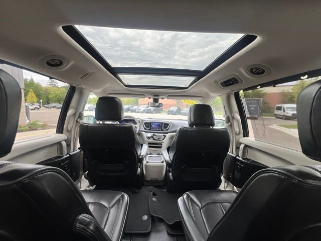 Used 2019 Chrysler Pacifica Limited FWD image 23