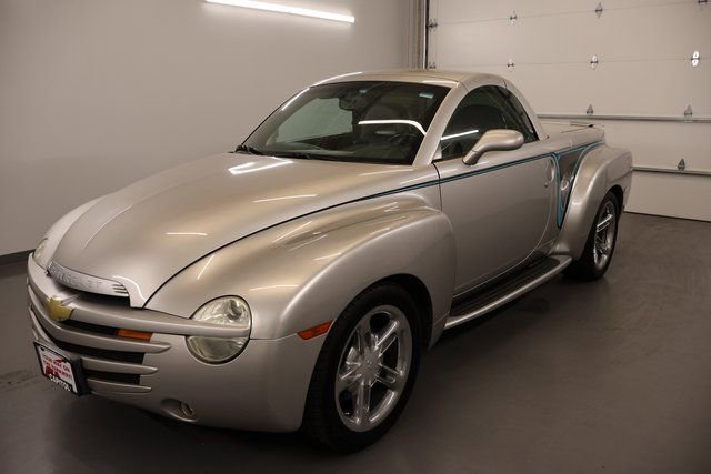 Used 2004 Chevrolet SSR w/ Preferred Equipment Group image 5