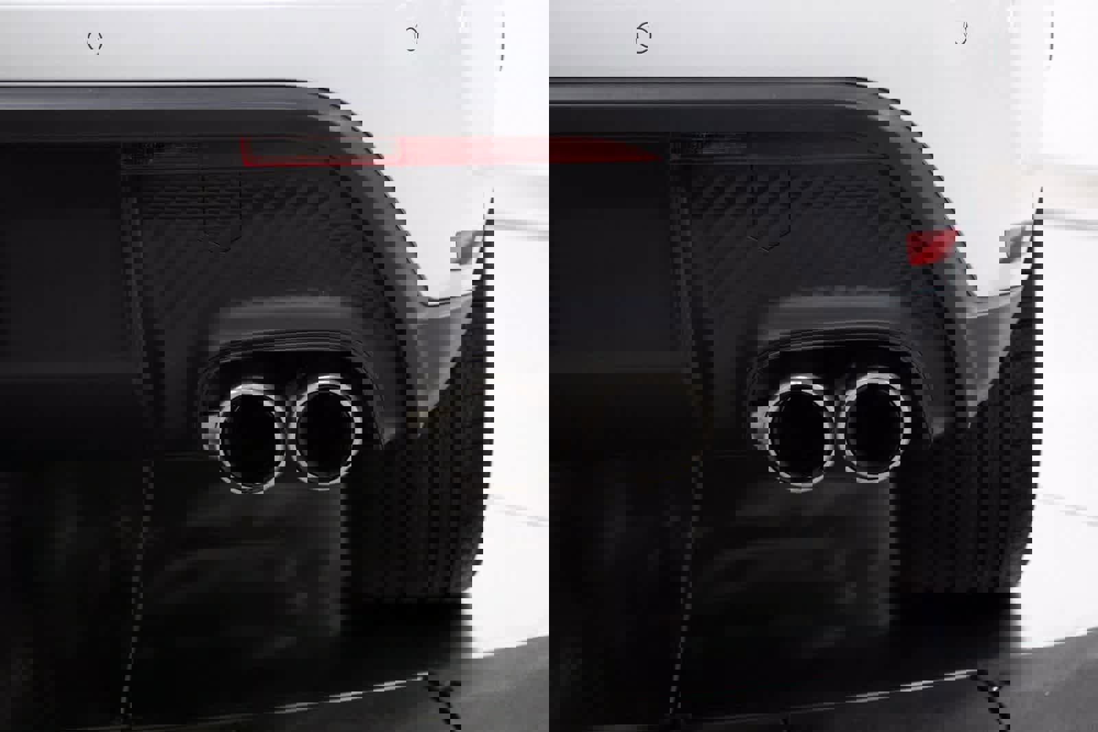 Certified 2025 Porsche Macan S image 37