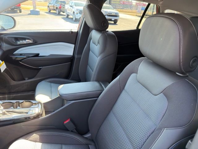 New 2026 Chevrolet Trax LT w/ Midnight Edition image 8