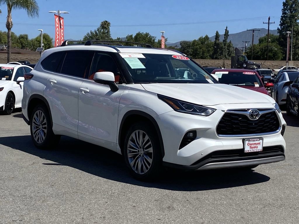 Certified 2021 Toyota Highlander Platinum FWD image 45