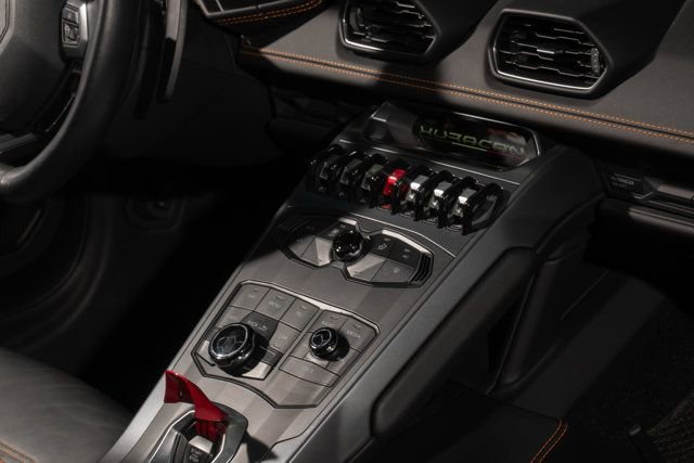 Used 2019 Lamborghini Huracan LP 580-2 image 15