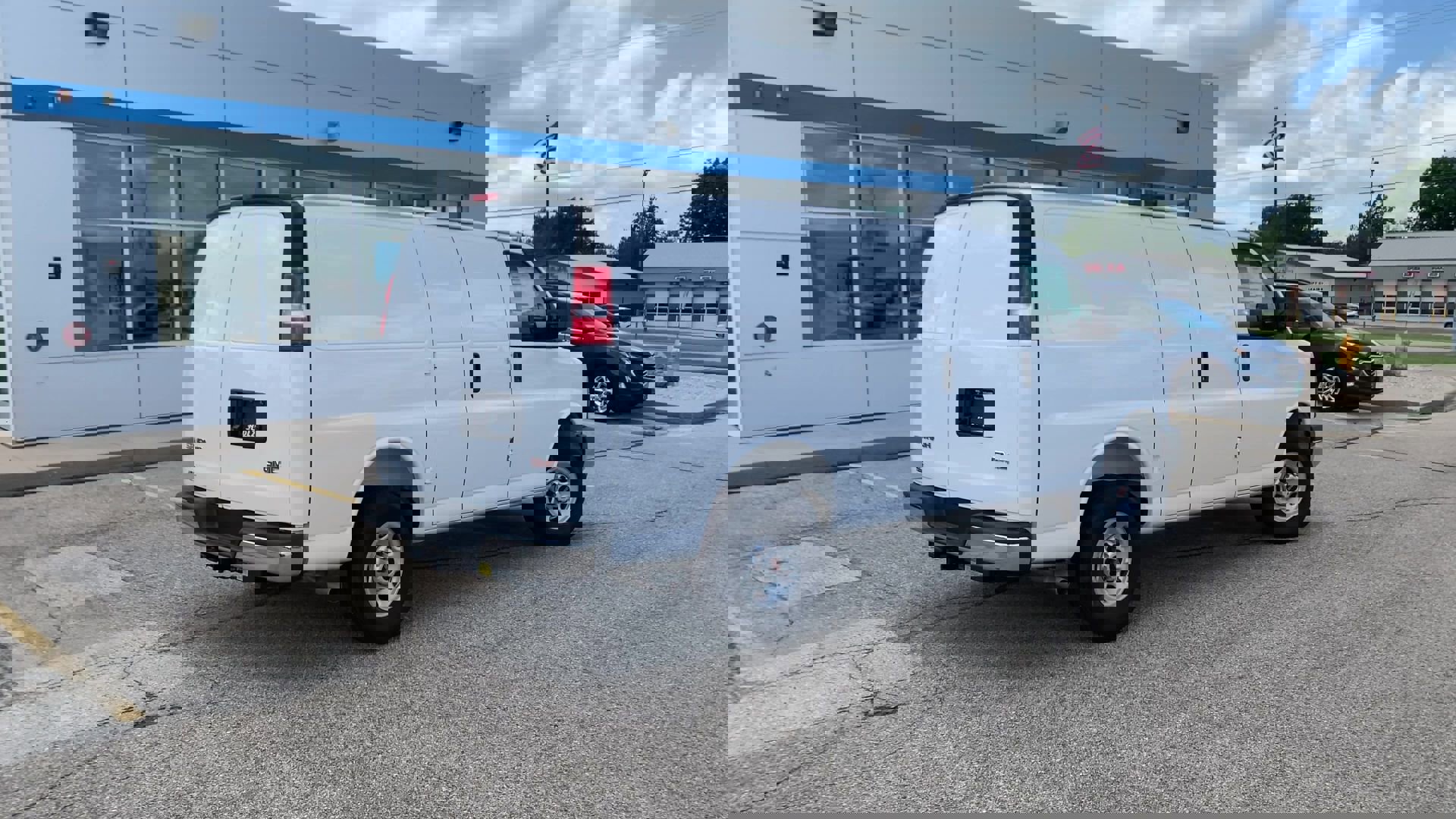 New 2025 GMC Savana 2500 Work Van w/ Driver Convenience Package image 32