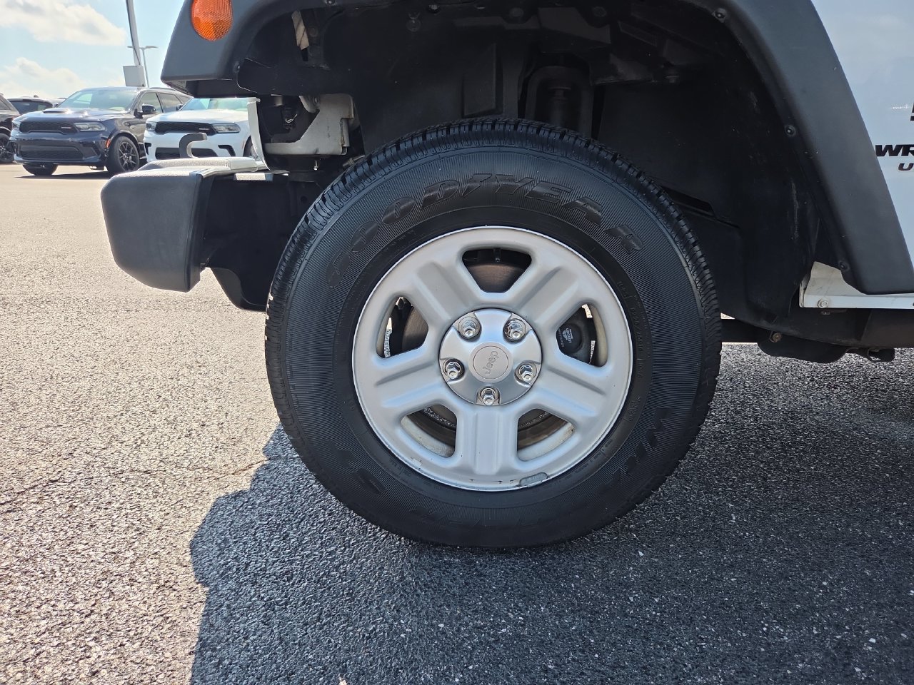 Used 2016 Jeep Wrangler Unlimited Sport w/ Connectivity Group AWD/4WD image 9