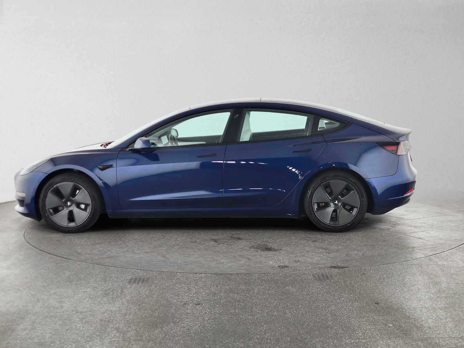 Used 2021 Tesla Model 3 Standard Range Plus RWD image 6