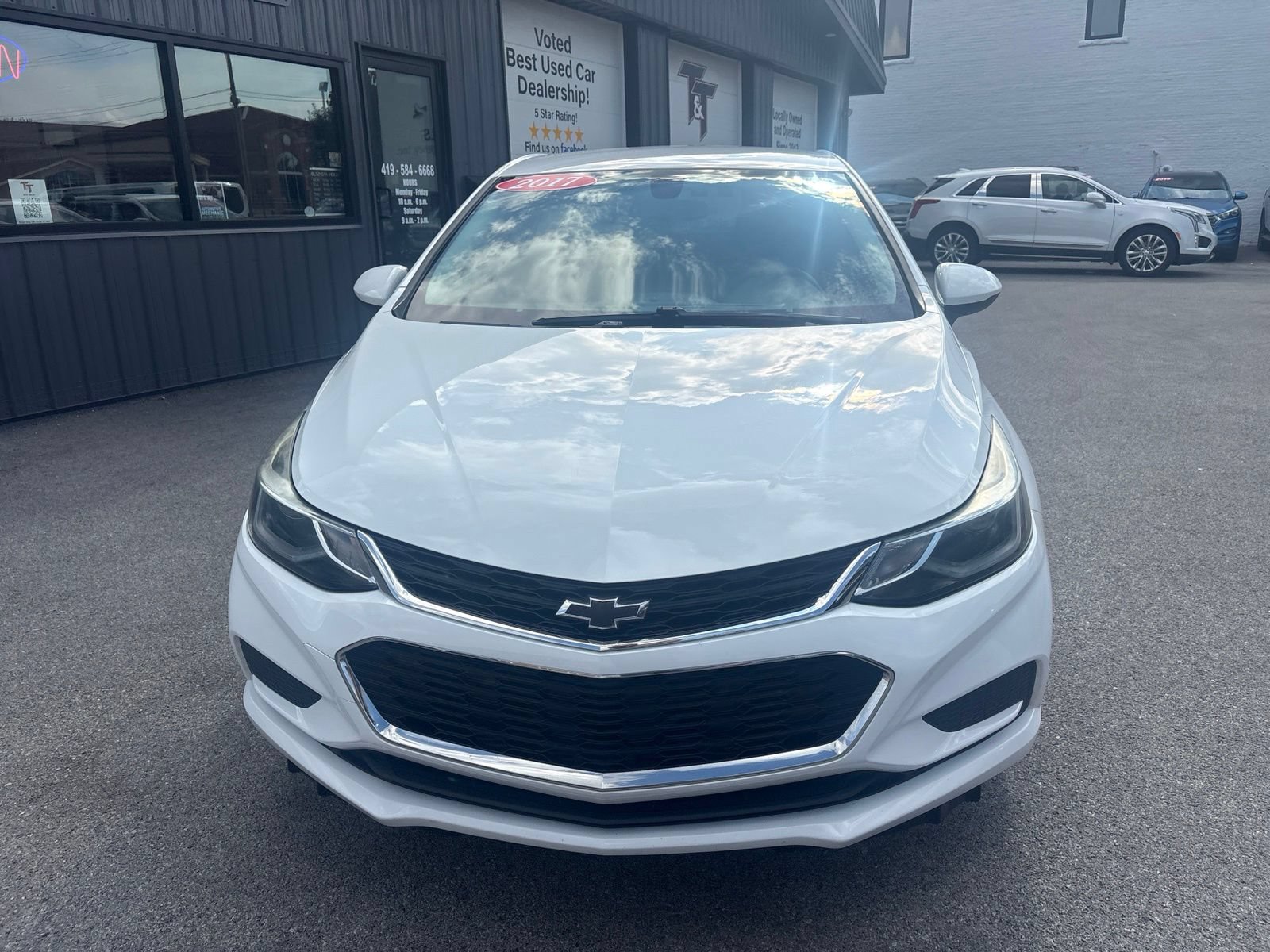 Used 2017 Chevrolet Cruze LT w/ Convenience Package FWD image 8
