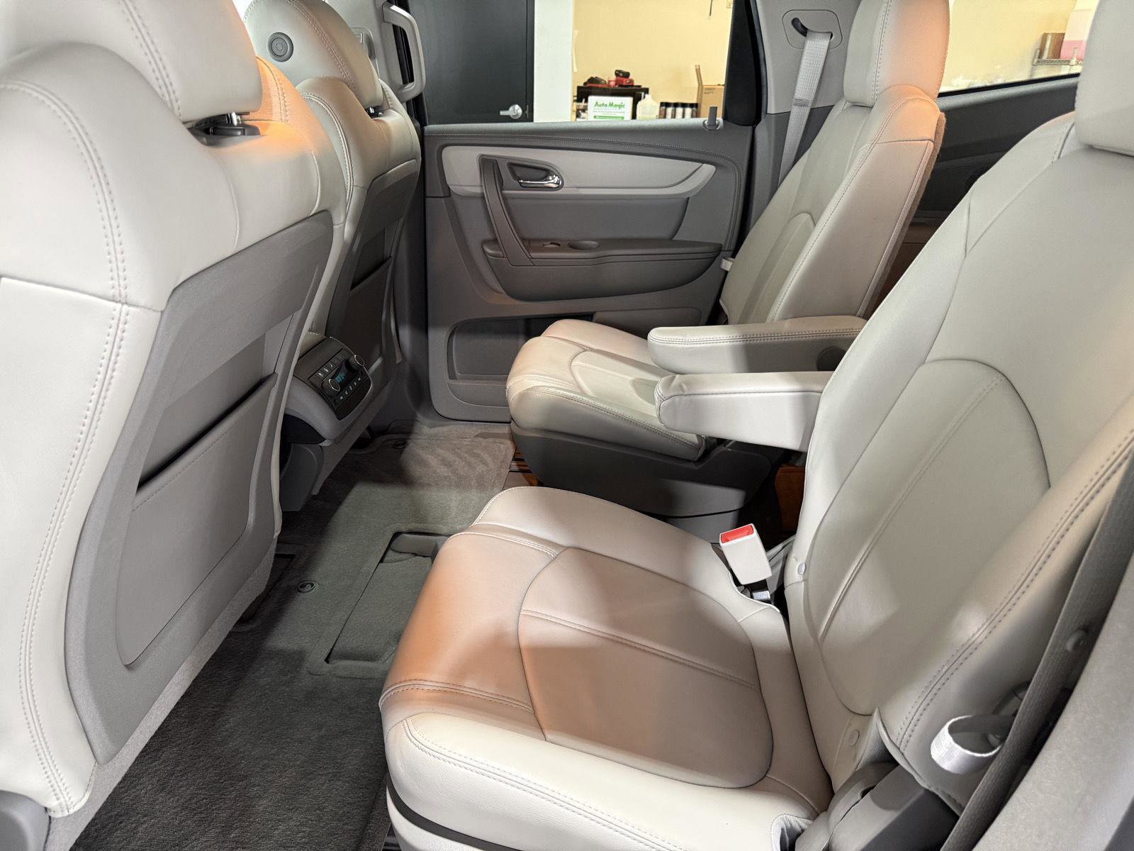 Used 2016 Chevrolet Traverse LT AWD/4WD image 23