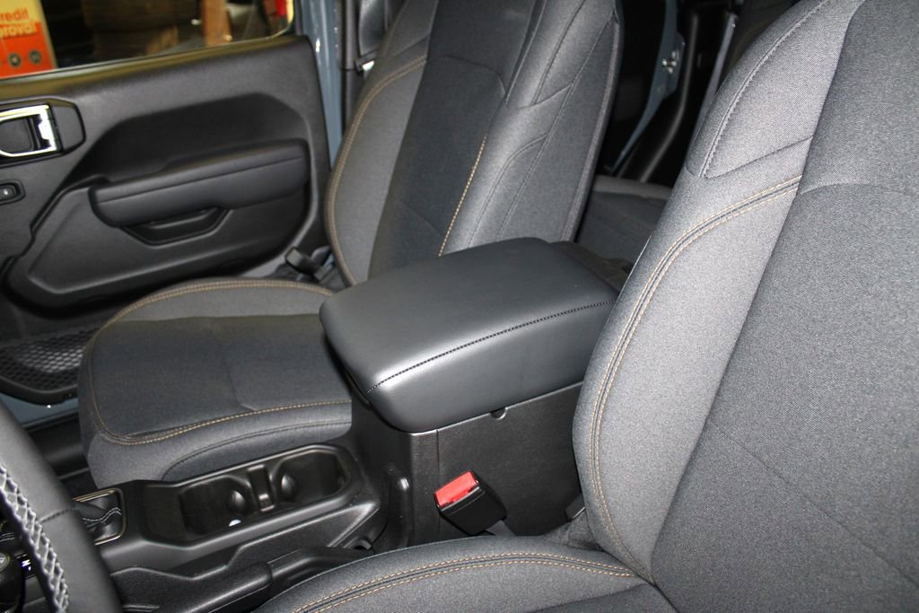 New 2025 Jeep Gladiator Sport image 26