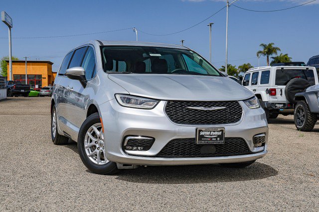 Used 2023 Chrysler Pacifica Touring-L