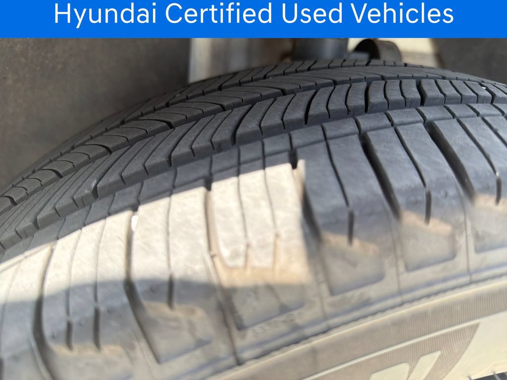 Certified 2025 Hyundai Tucson Limited AWD/4WD image 30