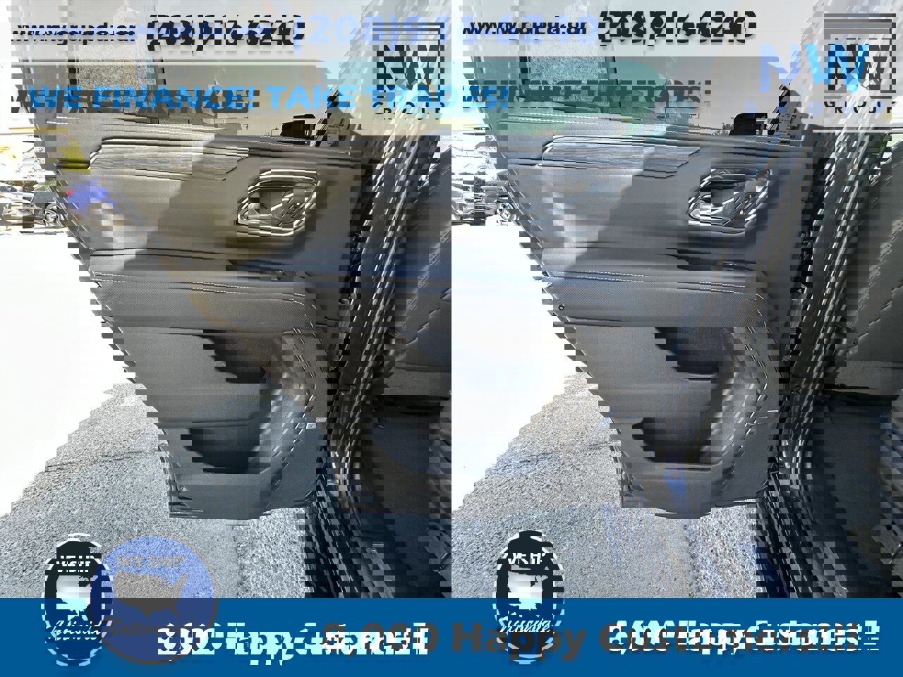 Used 2023 GMC Yukon SLT image 32