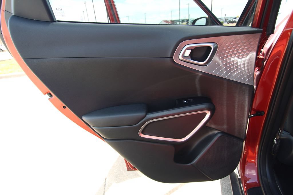 Used 2023 Kia Soul LX FWD image 32