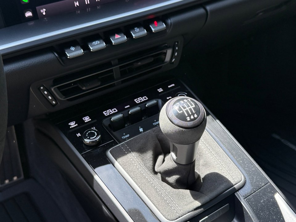 Certified 2024 Porsche 911 Carrera T RWD image 23