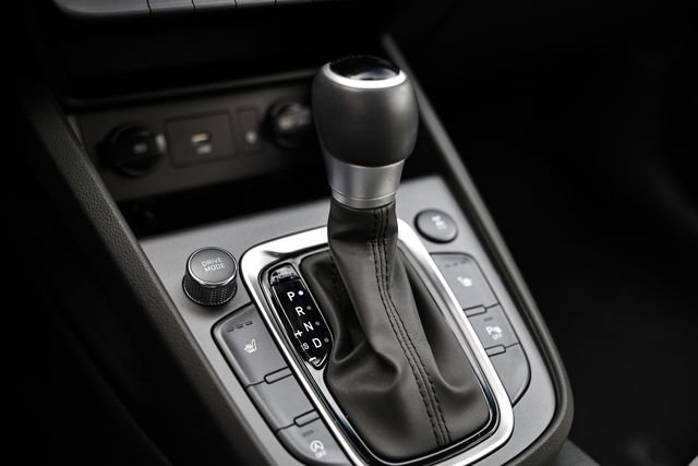 Used 2023 Hyundai Kona Limited image 40