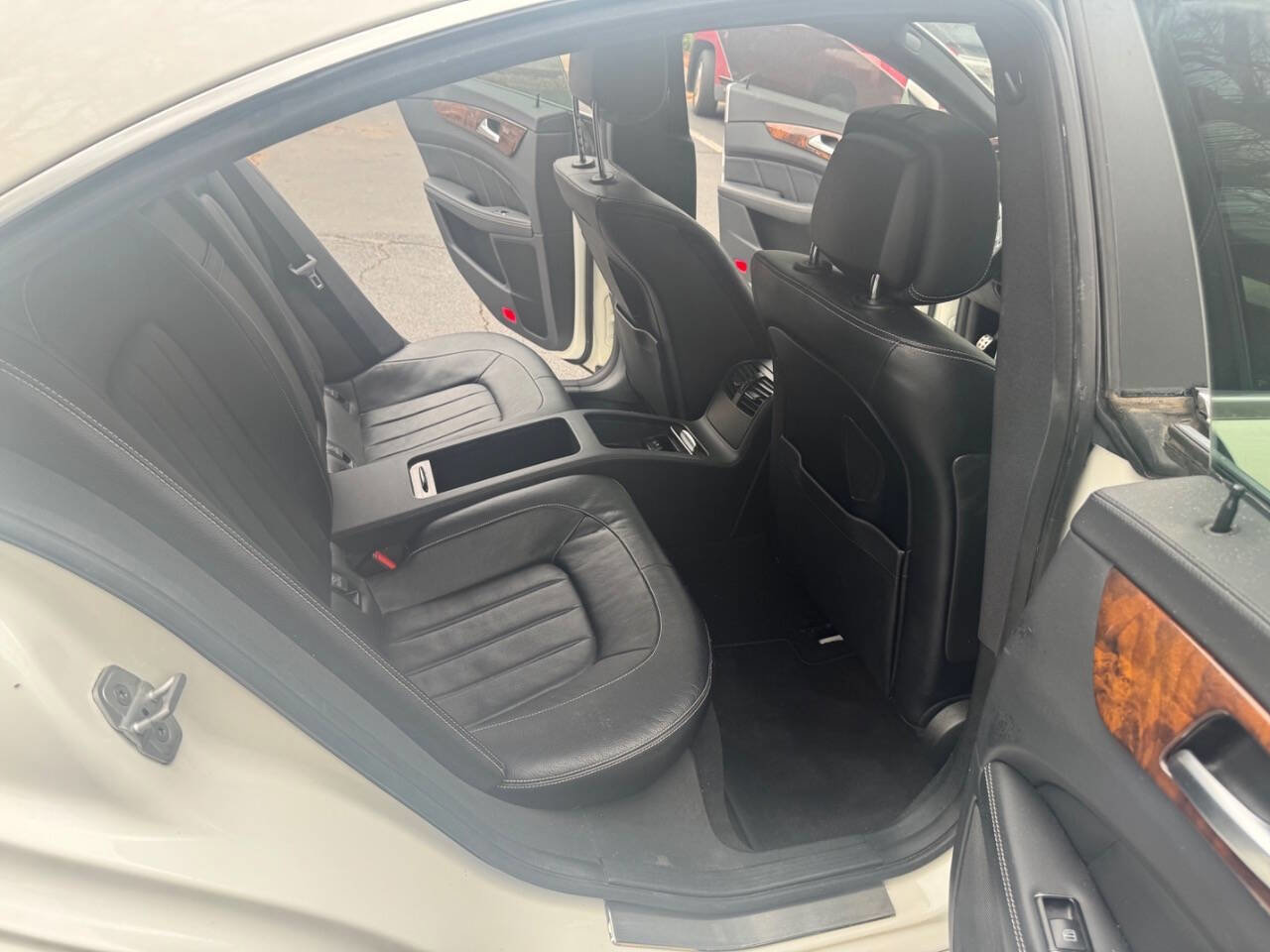 Used 2014 Mercedes-Benz CLS 550 w/ Premium 1 Package image 25