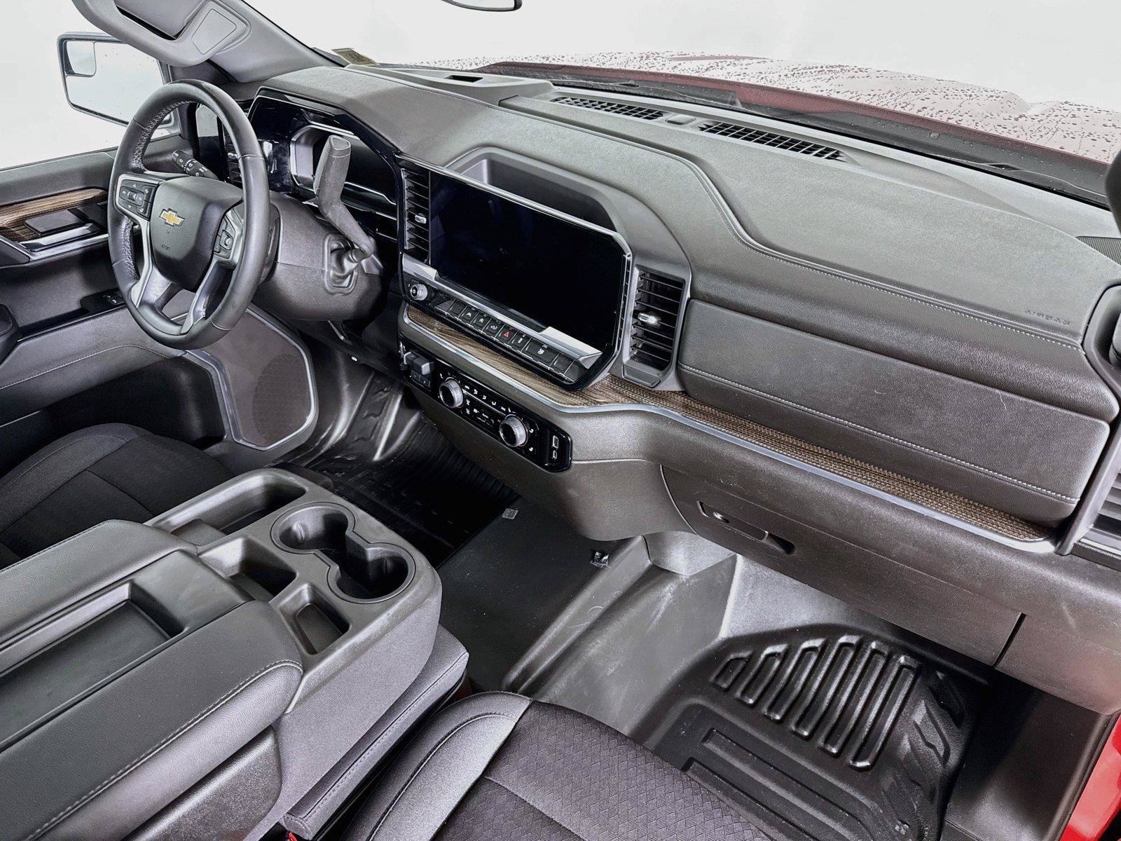 Used 2023 Chevrolet Silverado 1500 LT AWD/4WD image 30