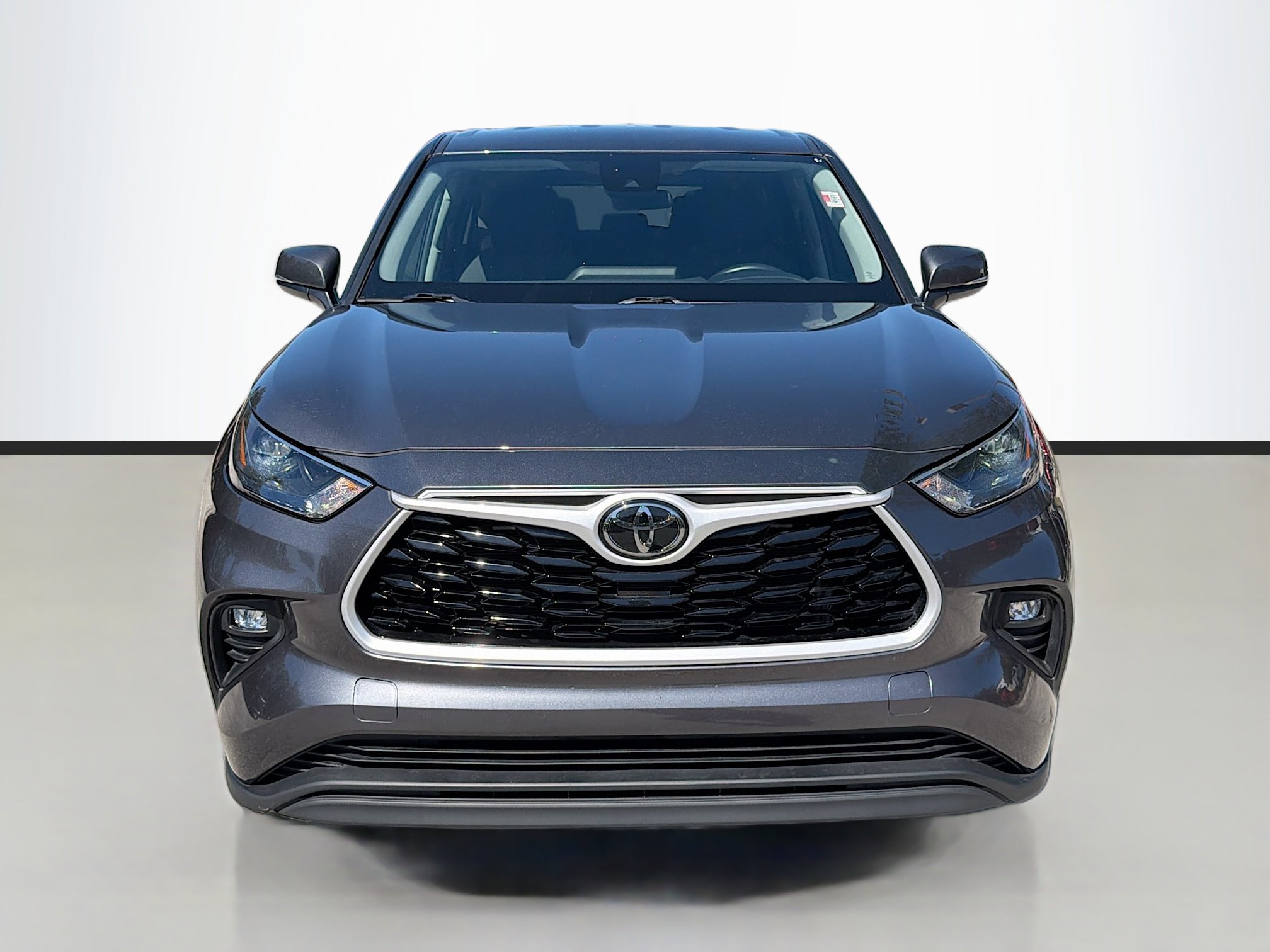 Used 2024 Toyota Highlander LE image 8