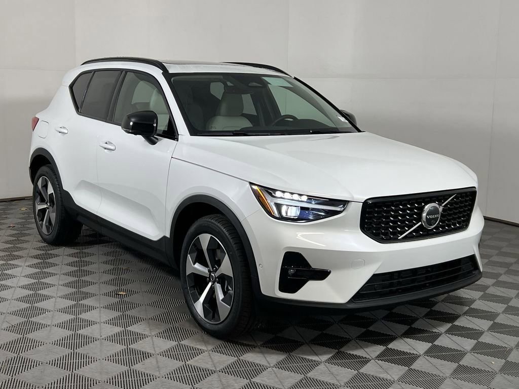 New 2026 Volvo XC40 B5 Plus w/ Climate Package video 2