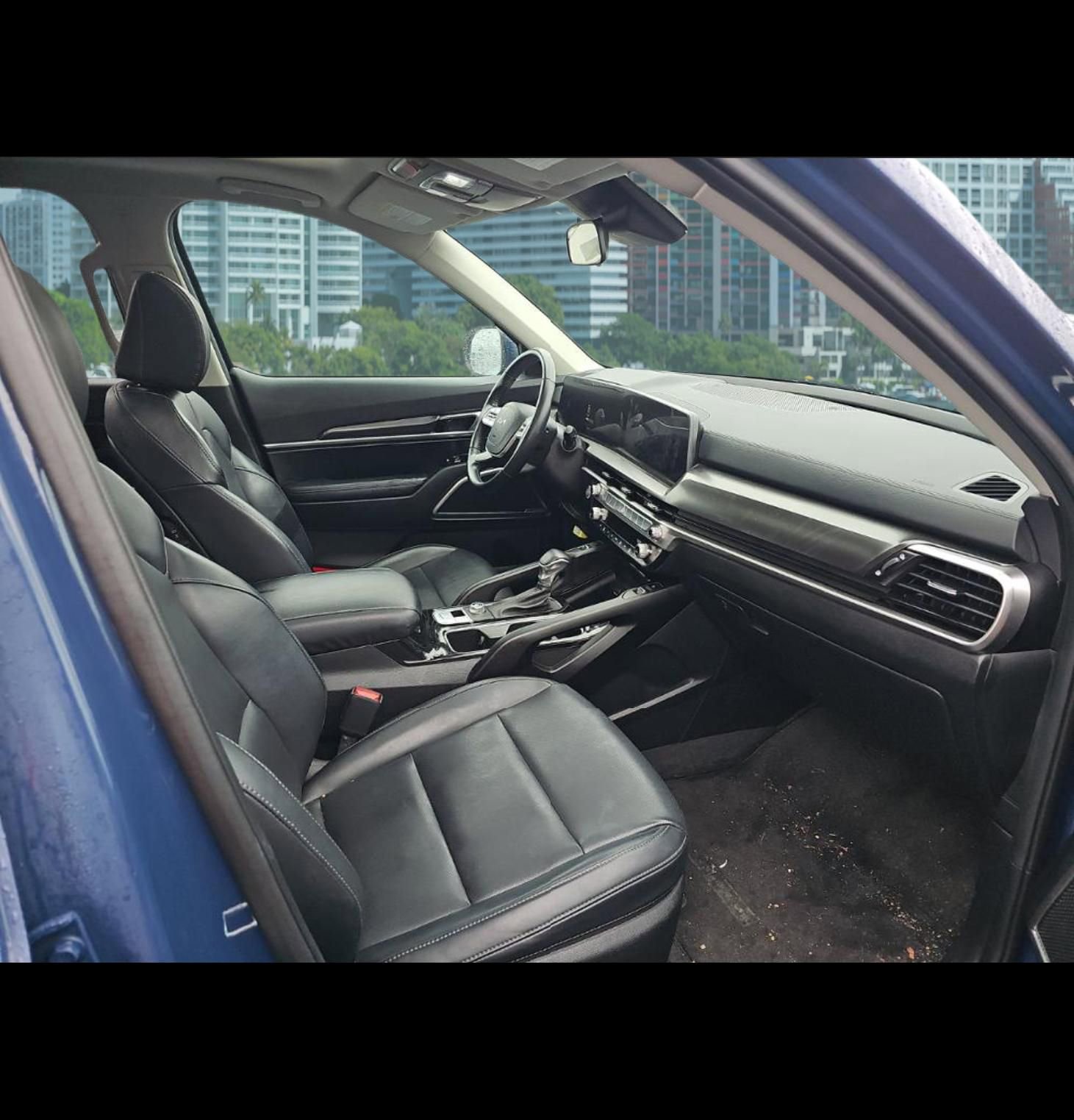 Used 2025 Kia Telluride S FWD image 31