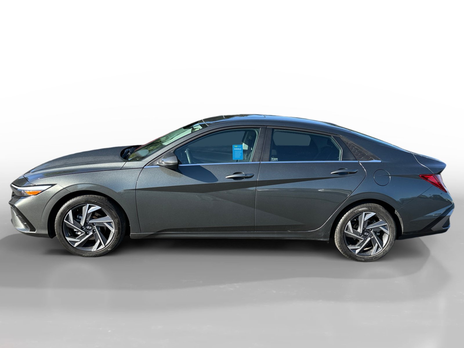 Used 2024 Hyundai Elantra SEL w/ Convenience Package FWD image 2