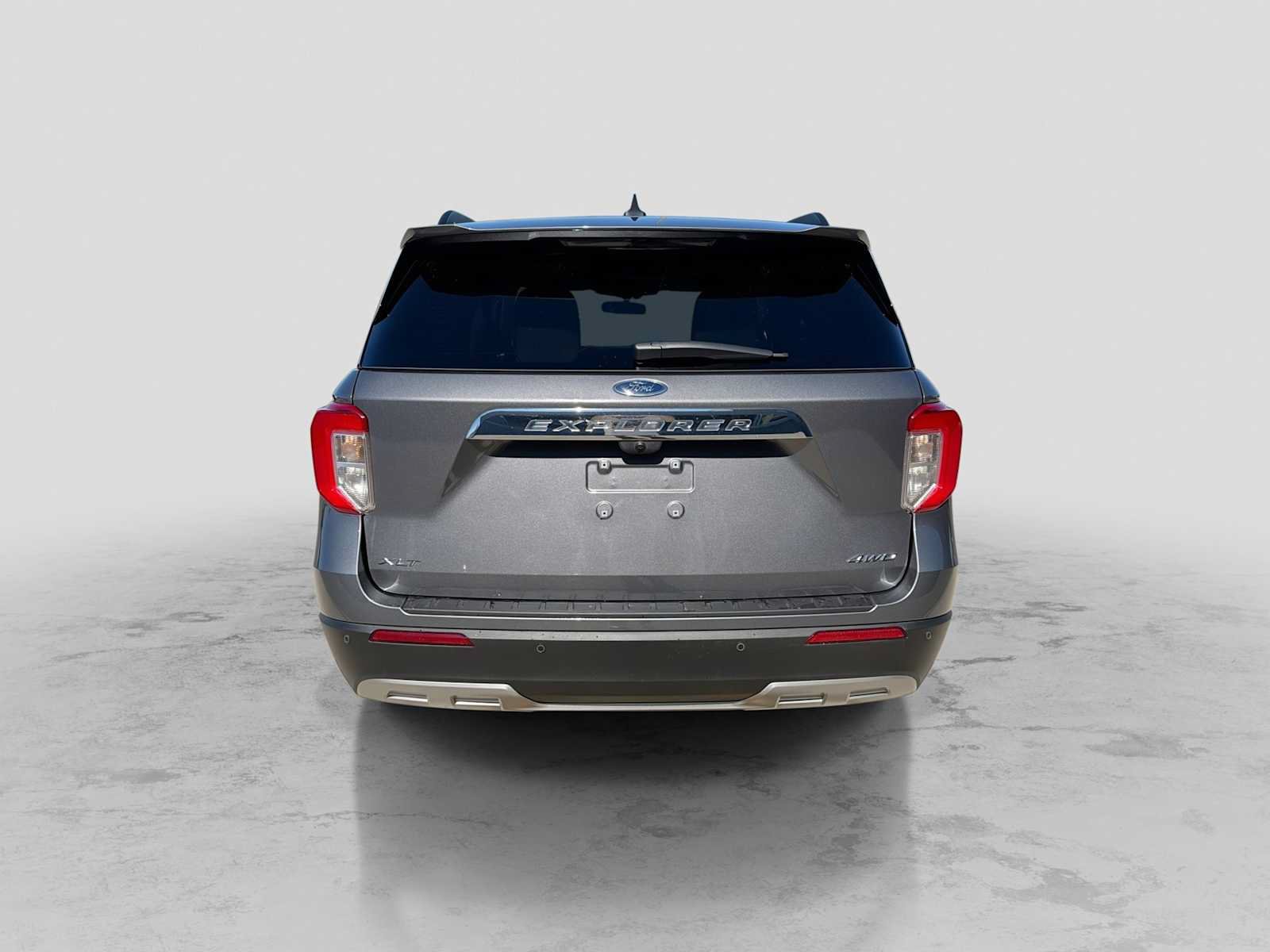 Certified 2023 Ford Explorer XLT w/ Equipment Group 202A AWD/4WD image 5