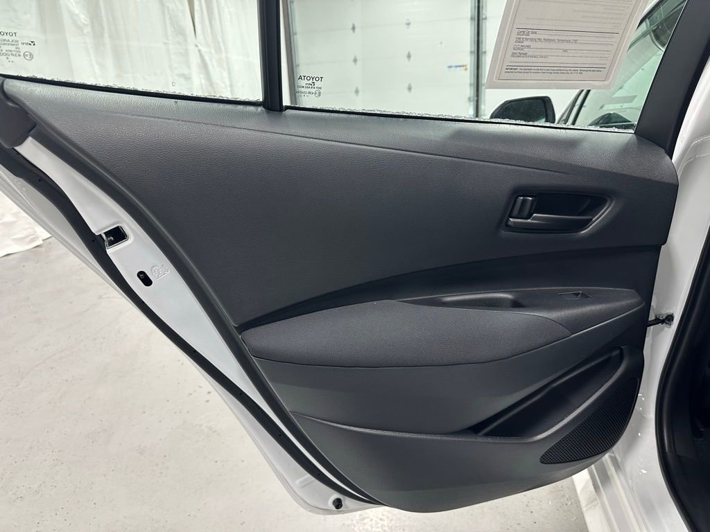 Used 2025 Toyota Corolla LE image 40