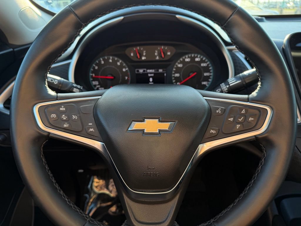 Used 2025 Chevrolet Malibu RS FWD image 22