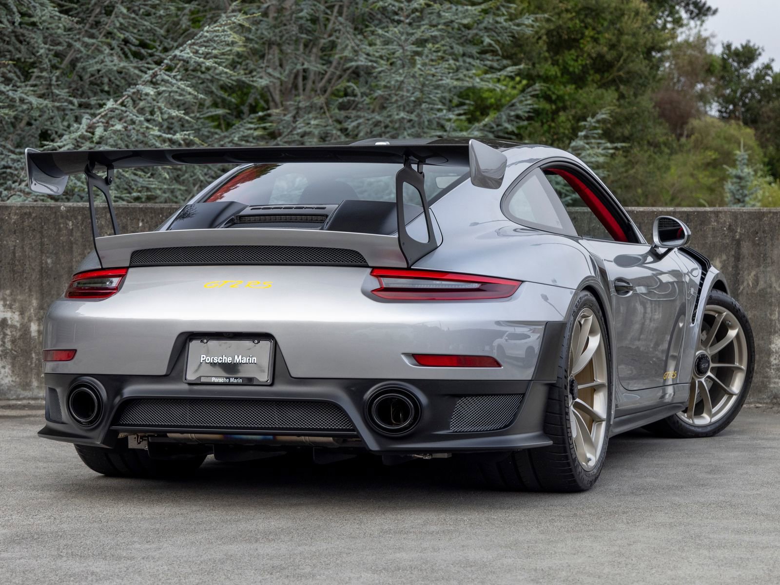 Certified 2018 Porsche 911 GT2 RS RWD image 11