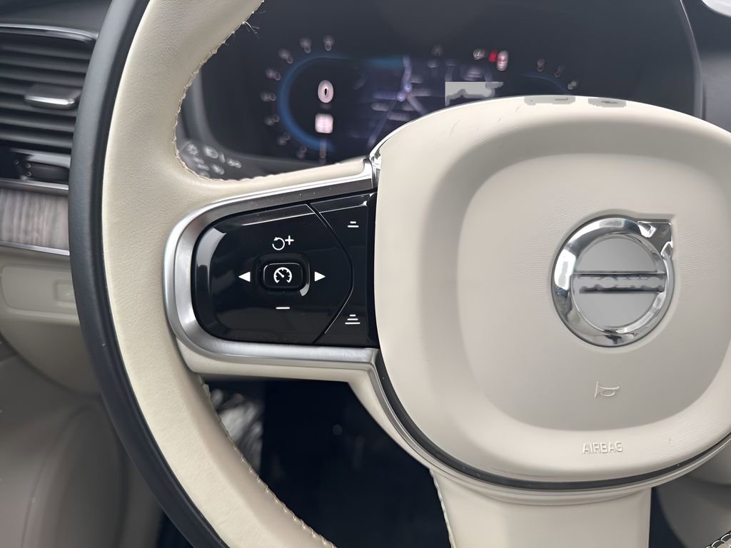 Used 2023 Volvo XC90 B5 Plus w/ Protection Package Premier AWD/4WD image 17