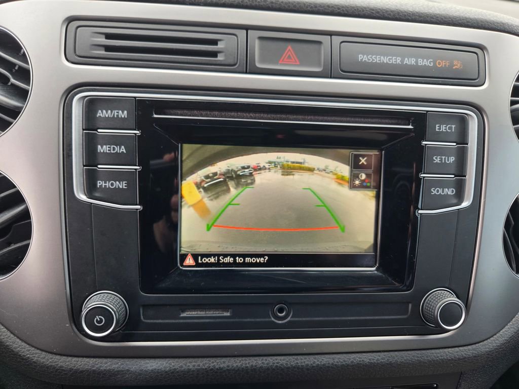 Used 2016 Volkswagen Tiguan S image 18