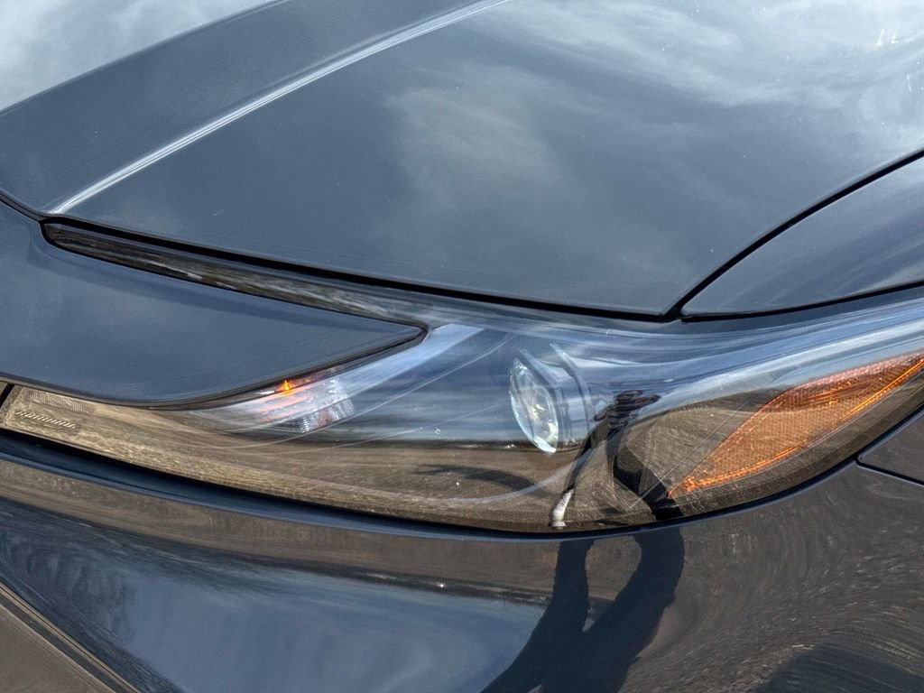 Used 2025 Toyota Camry LE w/ Convenience Package image 11