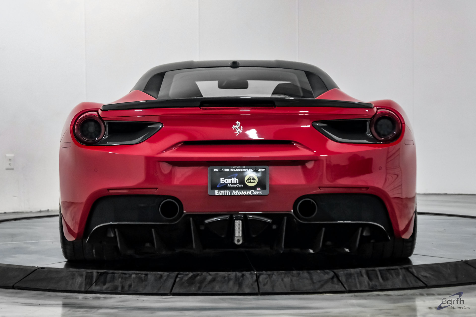 Used 2017 Ferrari 488 GTB RWD image 14