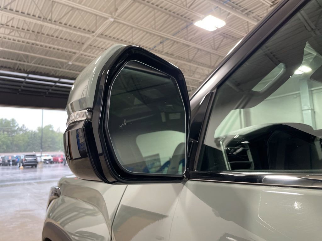 Used 2025 Toyota Sequoia SR5 AWD/4WD image 18