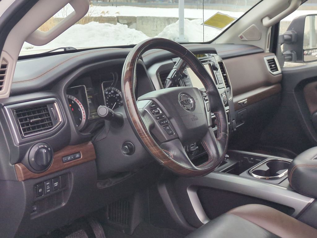 Used 2018 Nissan Titan Platinum Reserve w/ Platinum Utility Package image 11