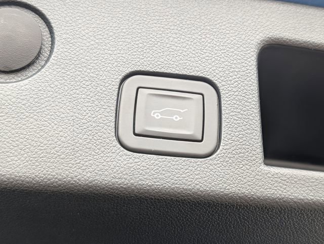 Used 2025 Chevrolet Equinox RS w/ Safety and Technology Package FWD image 36