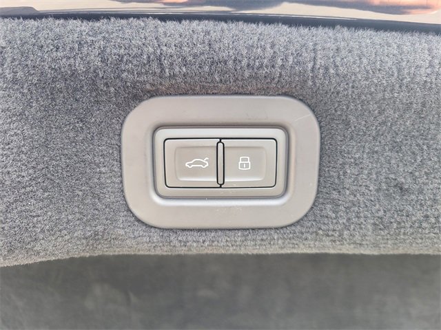 Used 2021 Bentley Flying Spur V8 image 11