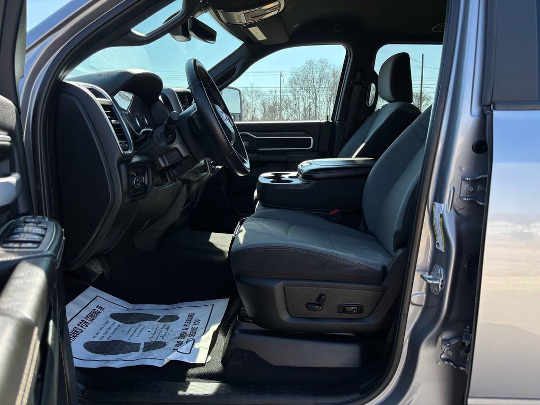 Used 2024 RAM 3500 Big Horn w/ Towing Technology Group image 16