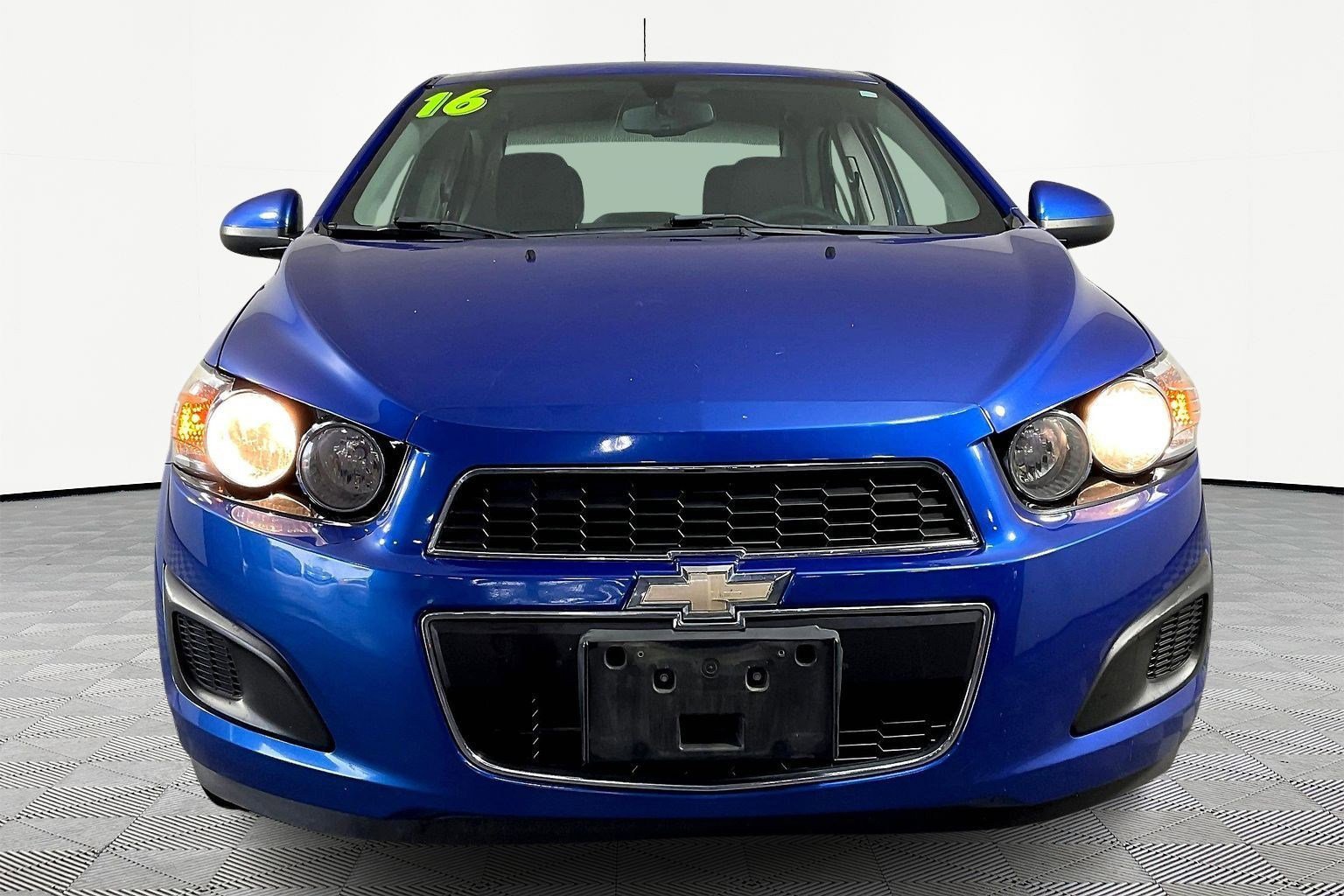 Used 2016 Chevrolet Sonic LT FWD image 2
