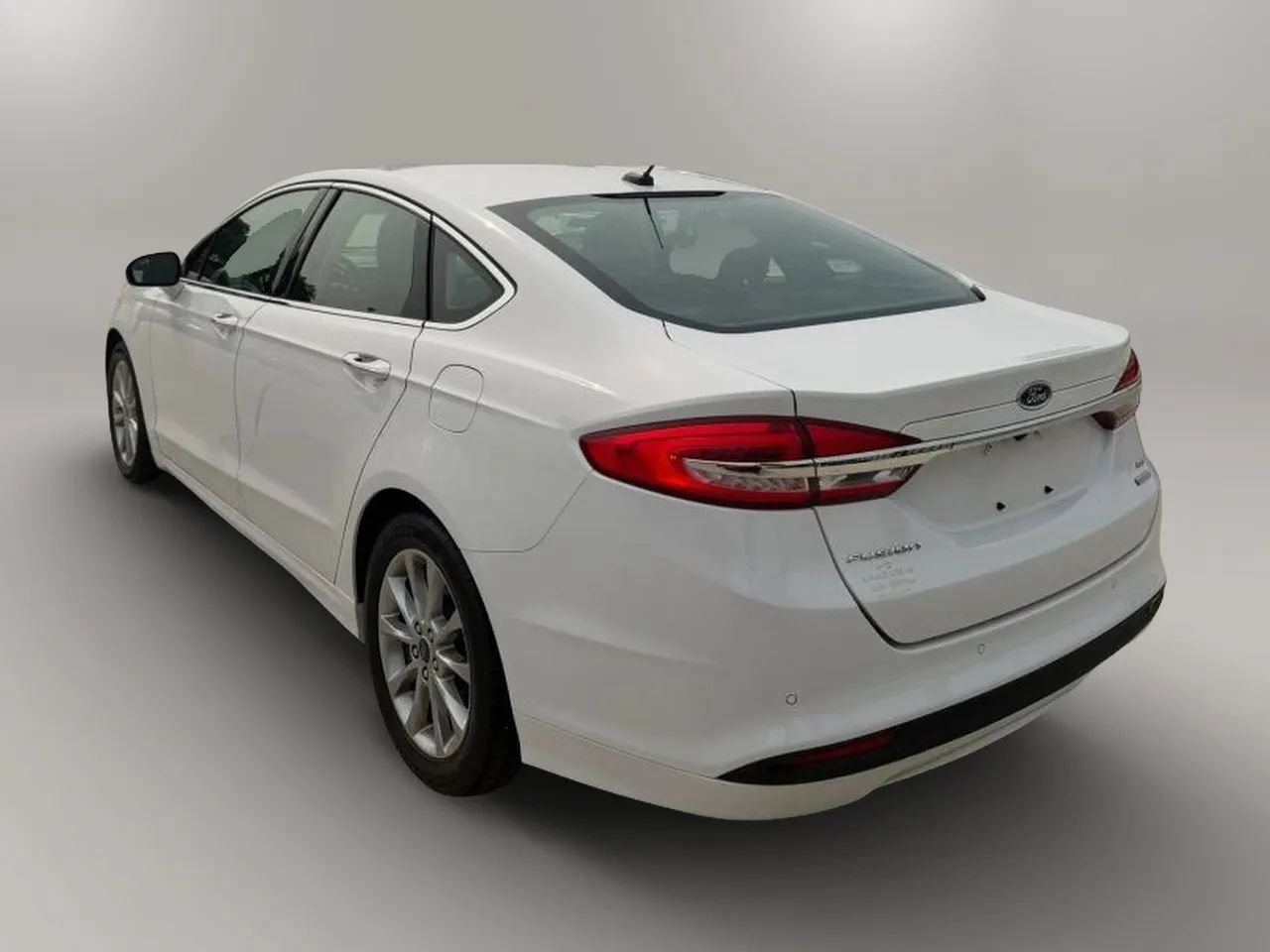 Used 2017 Ford Fusion SE w/ Fusion SE Technology Package FWD image 5